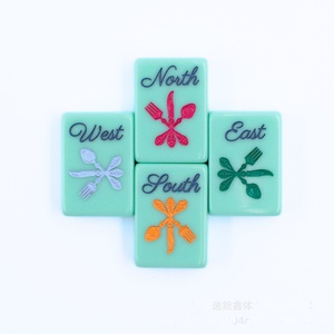 En stock : Ensemble de mahjong pour femmes de style américain, avec illustrations sur le thème du sud, idéal pour les fêtes et les divertissements. - Product Image 4