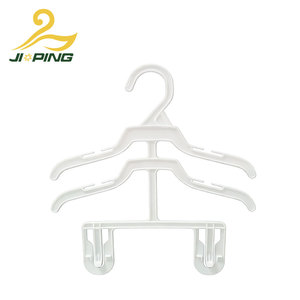 Appendiabiti Multistrato per Vestiti e Pantaloni da Bambino, Vendita Diretta dalla Fabbrica |   Organizzatore in Plastica Salvaspazio per Abbigliamento Neonato - Vendita al Dettaglio - Product Image 1