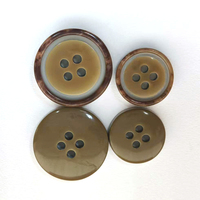 Boutons personnalisés en résine de couleurs mélangées multicouches haut de gamme, adaptés aux accessoires de couture pour manteaux pour hommes et femmes.