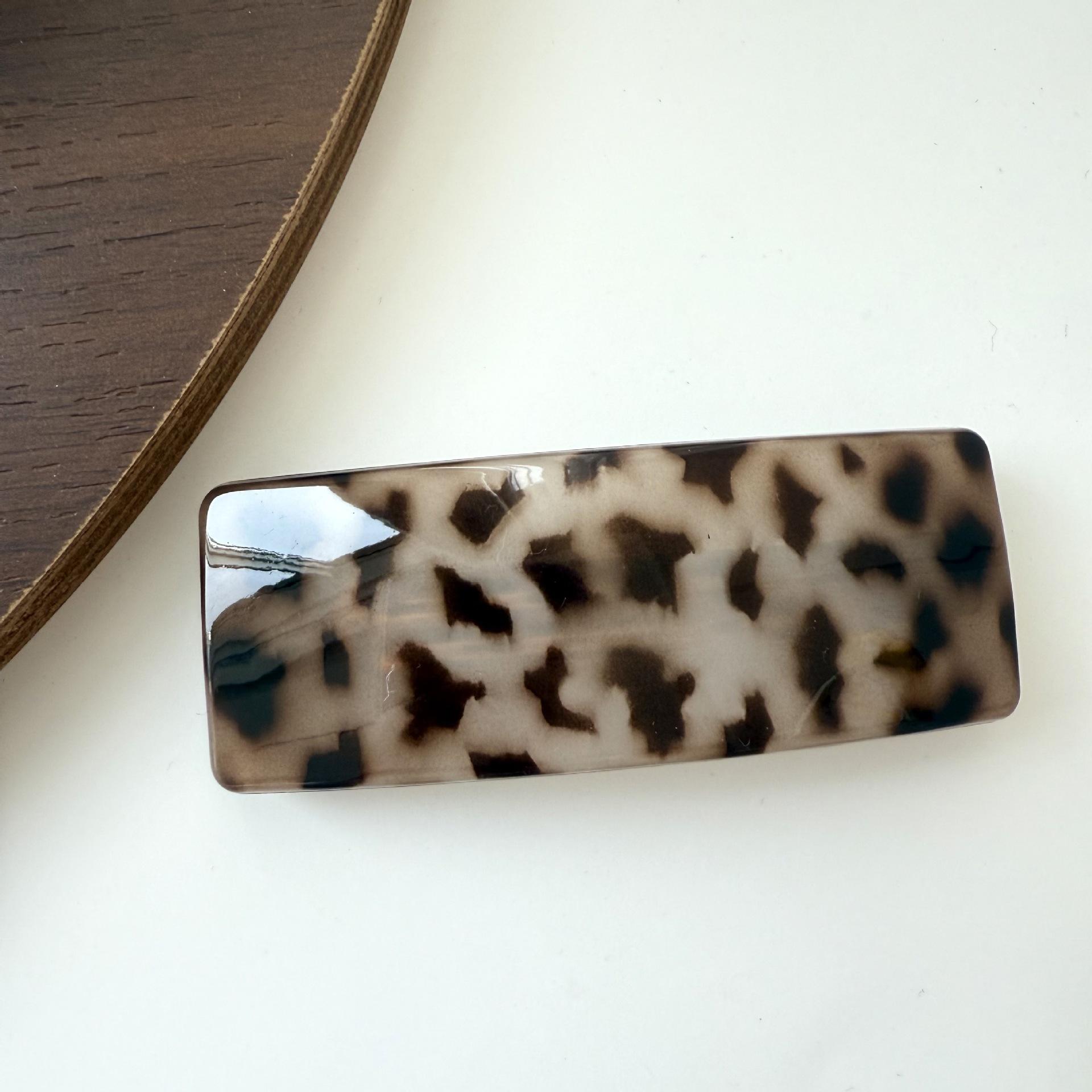 เทา+น้ำตาล