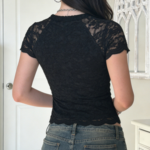 T-shirt court moulant sexy à manches courtes en dentelle ajourée pour femme – Collection été en gros - Product Image 5