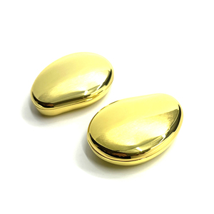 Perfume Sólido Magnético Recargable en Compacto Dorado - Product Image 1