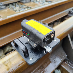 Équipement de mesure de l'écartement des rails par laser pour la mesure du déplacement des voies ferrées - Product Image 1