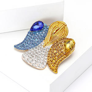 Broche de Diseño Personalizado de Fábrica, Broche con <span class=keywords><strong>Estatua</strong></span> de Mujer Ucraniana, Broche de Aleación con Alas de Diamantes de Imitación - Product Image 3