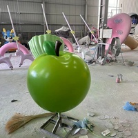 Buitentuin Grote Waterdichte Fruitensculptuur van Hars, Liefdesthema, Handgeschilderd, Gepolijste Afwerking, Kunst & Collectie-item