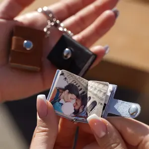 Kişiselleştirilmiş fotoğraflı anahtarlık deri kılıf taşınabilir Mini fotoğraf albümü çift albümü çerçeve aile arkadaş parti hediyeler için hediyeler
