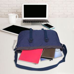 Bolso Bandolera Impermeable y Flexible con Diseño Moderno y Todas las Funciones de Conveniencia - Product Image 4