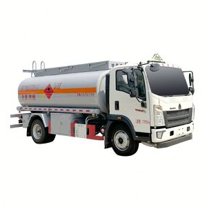 รถบรรทุกน้ำมันขนาดเล็ก Howo คุณภาพสูง 4x2 5CBM รถบรรทุกถังน้ำมันเคลื่อนที่สำหรับขาย - Product Image 2
