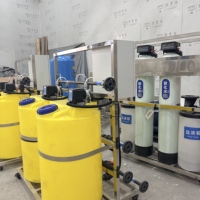 Pabrik Pendingin Air Terpadu Tipe Paket COP Tinggi DYF, Stasiun Chiller Modular Prefab, Desain Peredam Kebisingan, Penyambungan Lapangan Cepat