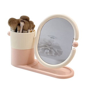 กระจกแต่งหน้าร้านเฟรี่พร้อมที่ใส่แปรง กระจกตั้งโต๊ะทรงกลมหมุนได้ กรอบพลาสติก เลนส์สีเงิน ดีไซน์สำหรับจัดเก็บ - Product Image 5