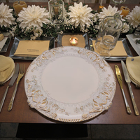 Assiette de présentation ronde classique en plastique PP de 13 pouces, motif végétal, peinte à la main, faite à la main, en vrac, pour la décoration de fêtes et de mariages