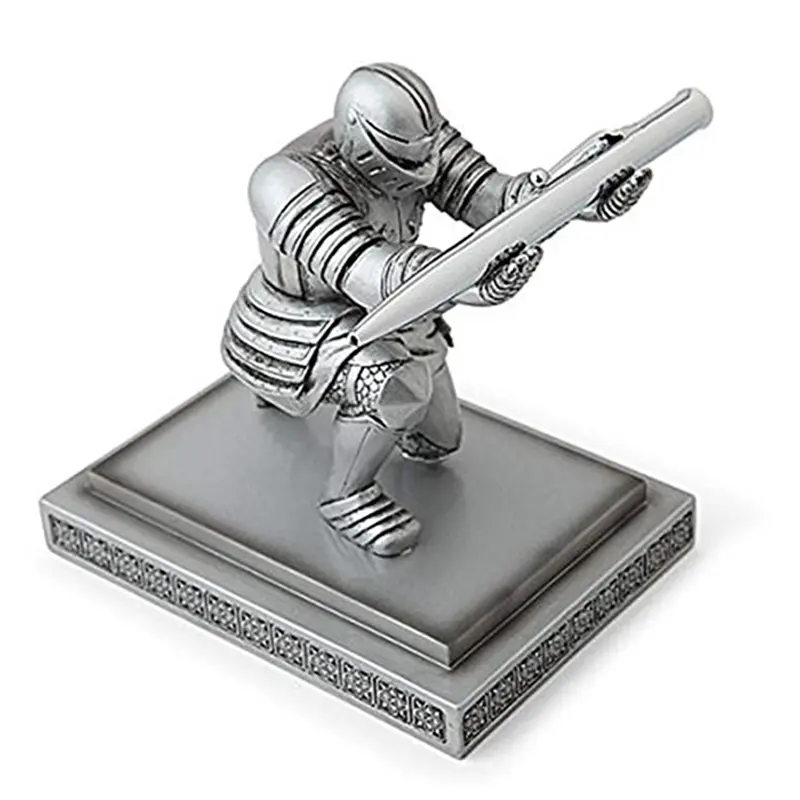 Escultura de resina de caballero, soporte de pluma de poliresina, estatua creativa ejecutiva, utilizado para usar pluma de armadura con casco bro