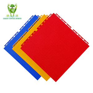 El piso entrelazado de polipropileno ecológico más vendido utilizado para pisos de cancha de fútbol, pisos de ensamblaje de cancha de fútbol para o - Product Image 3