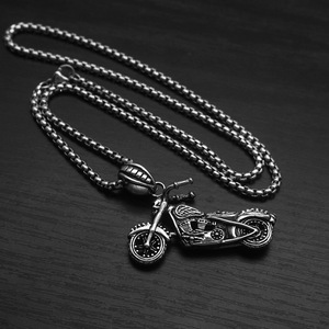 Hip Hop Punk Chariots Crâne Moto Tendance Étanche En Acier Inoxydable De Mode Bijoux Pendentif Colliers pour Hommes En Gros 2025 - Product Image 6