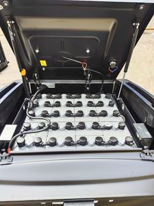 Montacargas Eléctrico FB20J de 2 Toneladas, 4 Ruedas, Batería de Plomo-Ácido de 48V/450AH, Tracción en las Cuatro Ruedas, Desplazador Lateral Eléctrico para Uso en Almacenes - Product Image 6