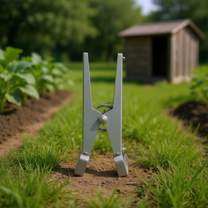 Cjyl Mole Trap, lot de 4 pièges à souris réutilisables en métal à mâchoires ciseaux pour le contrôle des nuisibles dans le jardin, la cour et le hangar à légumes - Product Image 2