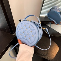 2025 Damen wasserdichte kleine Umhängetaschen Weiche koreanische Umhängetaschen im westlichen Stil Pearl Wholesale Trendy Lady Handtaschen/