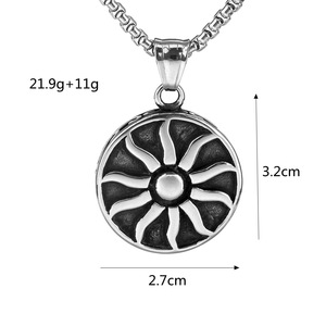 Collier pour homme avec pendentif tournesol en acier inoxydable, design géométrique, bijou cadeau - Product Image 5