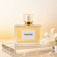 Flacon de parfum carré en verre transparent personnalisé de 30 ml, 50 ml, 100 ml, avec bouchon carré transparent, logo personnalisé, marquage à chaud et emballage