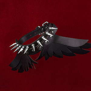 Collar BDSM de cuero con alas de Ángel, adecuado para juegos de rol para adultos. Disponible en dos colores, también adecuado para principiantes de BDSM - Product Image 5