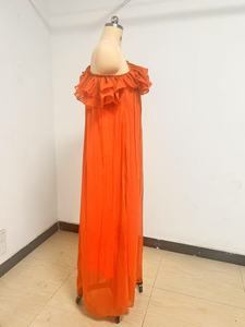 Abito lungo da donna in chiffon fluido con volant e spalle scoperte, abiti da donna Sehe Fashion - Product Image 5
