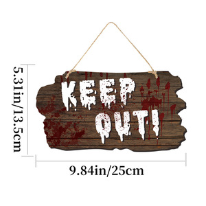 Panneau de porte d'Halloween imitation bois avec empreinte de main ensanglantée, étiquette en papier à suspendre pour maison hantée, décoration effrayante, décoration d'Halloween - Product Image 4