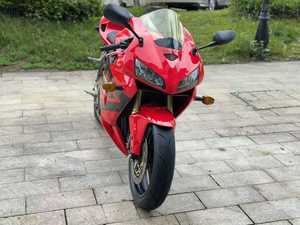 Motocicleta Deportiva <span class=keywords><strong>Honda</strong></span> CBR600 con Motor Refrigerado por Agua, Ideal para Carreras de Alta Velocidad y Entusiastas de la Pista - Product Image 2