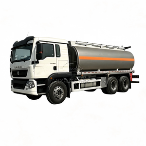 รถบรรทุกน้ำมันเบนซินสำหรับการบินลดราคาพิเศษ ขนาด 22000L-32000L รถบรรทุกขนส่งก๊าซธรรมชาติ Sinotruk รถบรรทุกน้ำมัน มีสินค้าในสต็อก - Product Image 1