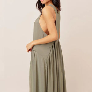 Robe maxi élégante sans manches, fluide et stylée, design OEM, personnalisée, 100% polyester, dos nu, 2026 - Product Image 6