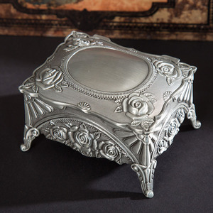 New Tall Feet Luxury Jewelry Boxthree-dimensional Rose Carving Jewelry Necklace Box Desktop Ornament Vintage Jewelry Box