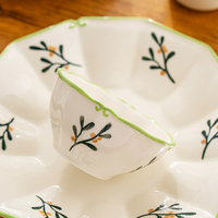 Assiettes et bols à fleurs vertes à la française Tasse Bol à cadeau de mariage Plats et assiettes en céramique de forme ondulée européenne