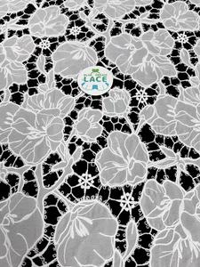 Tessuto in Pizzo Floreale Vintage 100% Poliestere Idrosolubile, Pizzo Traforato Ricamato a Motivi Floreali - Product Image 3
