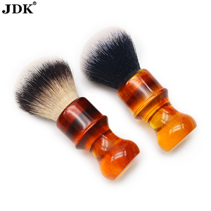 Brocha de Afeitar de Cerdas Sintéticas con Mango Ámbar de <span class=keywords><strong>Muhle</strong></span> - Product Image 4