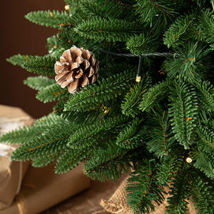 Vente en gros d'arbres <span class=keywords><strong>de</strong></span> Noël miniatures <span class=keywords><strong>de</strong></span> haute qualité, écologiques, petits arbres <span class=keywords><strong>de</strong></span> Noël artificiels en pot pour décorations <span class=keywords><strong>de</strong></span> fêtes - Product Image 4