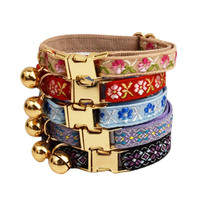 Collier pour chat transfrontalier avec boucle dorée, clochette, broderie jacquard, anti-étranglement, toutes saisons, Halloween/Noël/Pâques pour animaux de compagnie