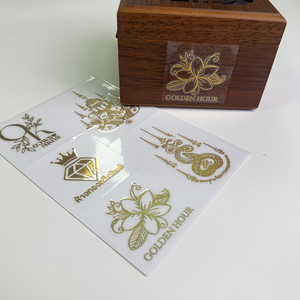 Autocollants de transfert adhésifs de logo de plaque métallique dorée personnalisés pour des étiquettes d'emballage efficaces - Product Image 6