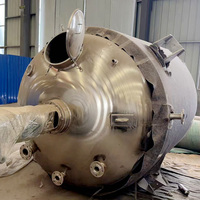 Réacteur chimique en acier inoxydable de type cuve sous pression avec agitateur pour le traitement de réactions chimiques industrielles