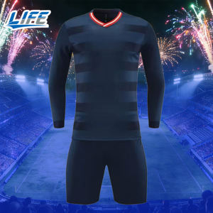 เสื้อฟุตบอลคุณภาพสูงแบบไทย รุ่นคลาสสิคสำหรับทีมเหย้า สำหรับการแข่งขันระดับ A  ปรับแต่งโลโก้และหมายเลขทีมได้ - Product Image 4