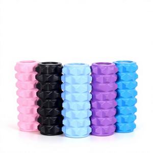 <span class=keywords><strong>Rouleau</strong></span> de yoga flottant <span class=keywords><strong>en</strong></span> mousse EVA tridimensionnel avec tube intérieur <span class=keywords><strong>en</strong></span> PVC creux, portable pour détendre les muscles tendus et masser - Product Image 1