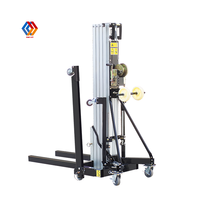 Mini-élévateur à mât compact de 6 m et 181 kg à commande manuelle facile avec plateforme de chargement pour le levage de petits moules