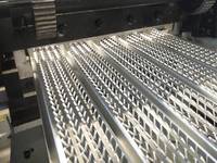 Bande de métal expansé galvanisé pour coins, maille pour le renforcement des murs extérieurs en stuc et plâtre, en bobine