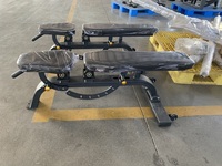 Super banc de musculation, équipement de fitness commercial avec une structure stable et plusieurs réglages d'angle.