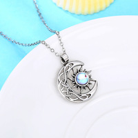 Collier pendentif pour femme en laiton plaqué argent avec chaîne à maillons et opale imitation, motif Soleil et Lune, idéal pour mariage, OEM