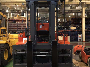 Montacargas de Combustión Interna de 20 Toneladas con Suspensión Completa CPCD200, Neumáticos Súper Gruesos para Terrenos Difíciles en Puertos y Almacenes - Product Image 5