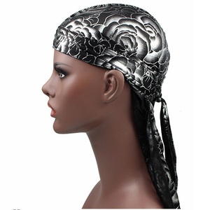 Turban à vagues en <span class=keywords><strong>durag</strong></span> soyeux à <span class=keywords><strong>motif</strong></span> rose pour hommes, vêtements personnalisés pour le cyclisme - Product Image 2