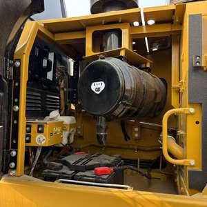 Cat330, une machine de chantier polyvalente de 30 tonnes, idéale pour les travaux de terrassement, le concassage de roches, l'ingénierie municipale et autres travaux divers. - Product Image 6