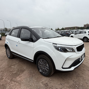 Nuevo Geely Livan X3 Pro 2026 en Dos Tonos Blanco y Negro, 1.5L CVT Automático, 5 Puertas, 5 Asientos, Tracción Delantera, Gasolina, SUV Compacto Pequeño para Exportación - Product Image 4