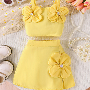 Nouvel ensemble d'été décontracté pour filles : chemise jaune à col halter en tissu peigné à motif floral et jupe taille basse, pour une vitalité jeune et mignonne - Product Image 2