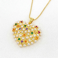 Pendentif Cœur Tendance et Romantique en Laiton Plaqué Or 18K pour Femme, Orné de Perles et de Zircons, Idéal pour un Cadeau