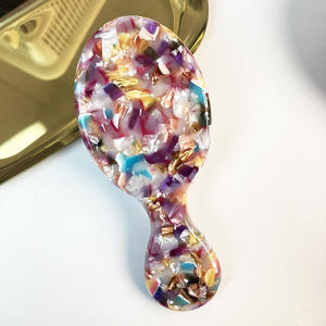 Peigne à cheveux portable haut de gamme fait main en acétate multicolore, avec coussin d'air ovale, pour massage, design mignon pour filles - Product Image 3